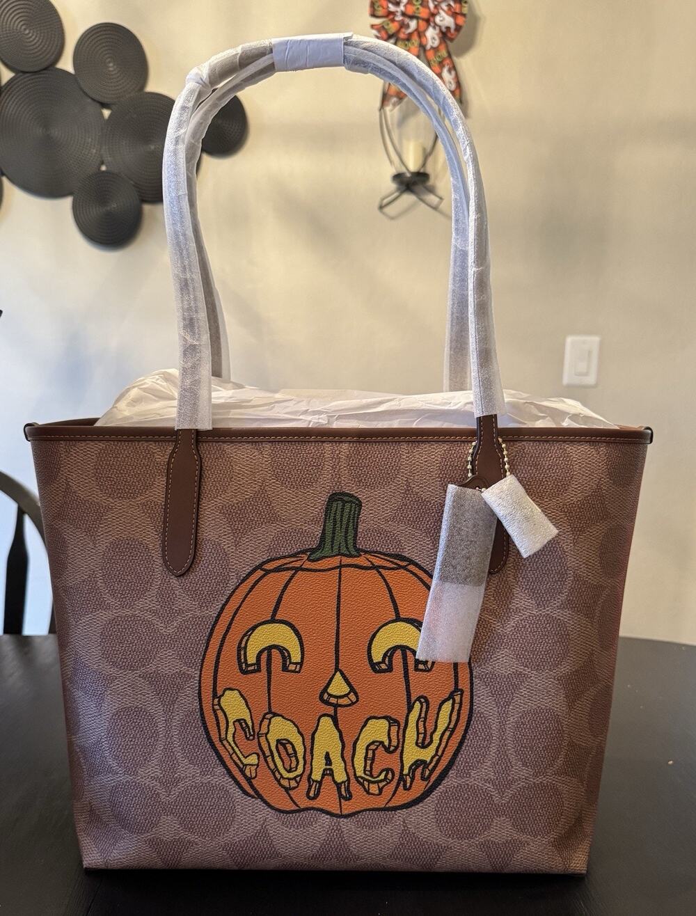NWT Coach CCE70 Pumpkin Halloween Signature City Tote Bag Tan Multi Rare